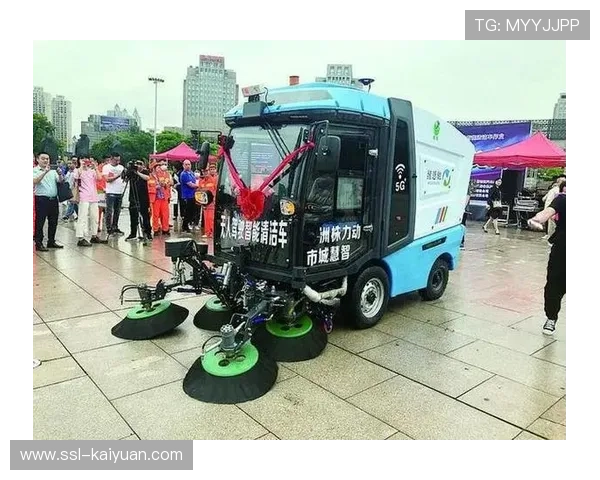 无人清扫车高效作业 单台替代五名人力